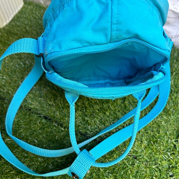 Kanken Sling Shoulder Bag -
Fiallraven Deep Turquoise gently used - Picture 11 of 15